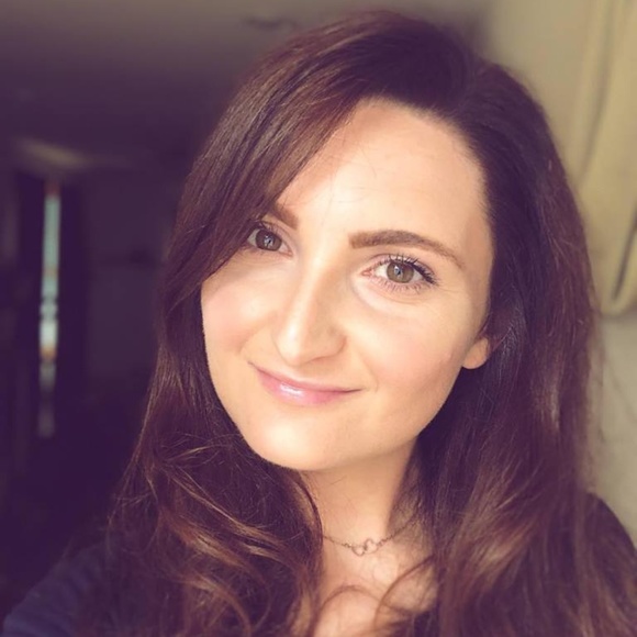 Meet your Posher, Sara - Picture 2 of 4